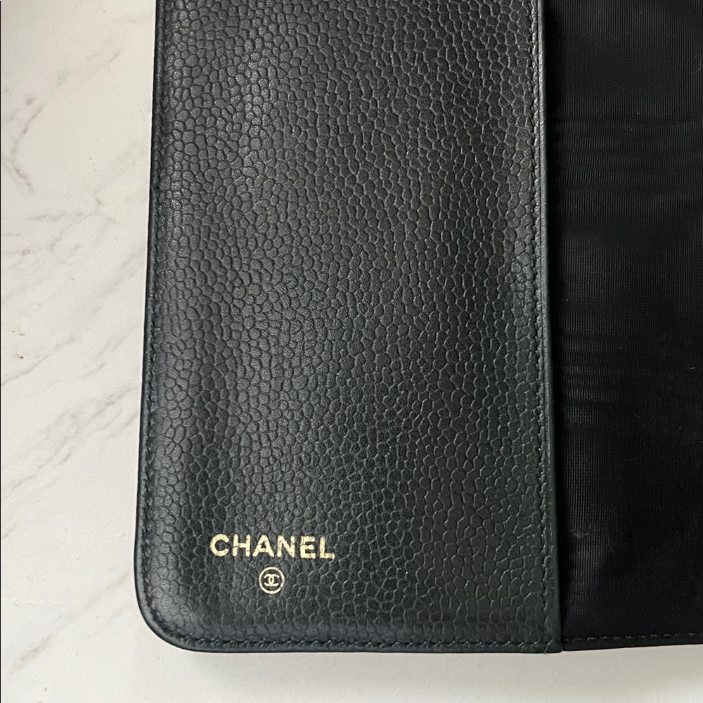 CHANEL Black Leather Black Deca Coco Agenda MM + Box + Gift Bag - Picture 4 of 16